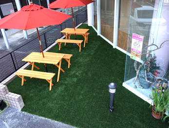 ペットOKのテラス席もあります